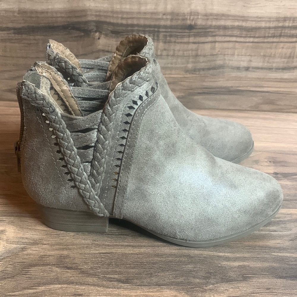 NWOT girls size 13 ankle bootie